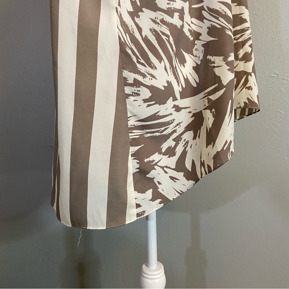 16. Vince Camuto Light Brown & Cream Abstract Multi Patterned Tank Top Size 1X - Picture 5 of 11